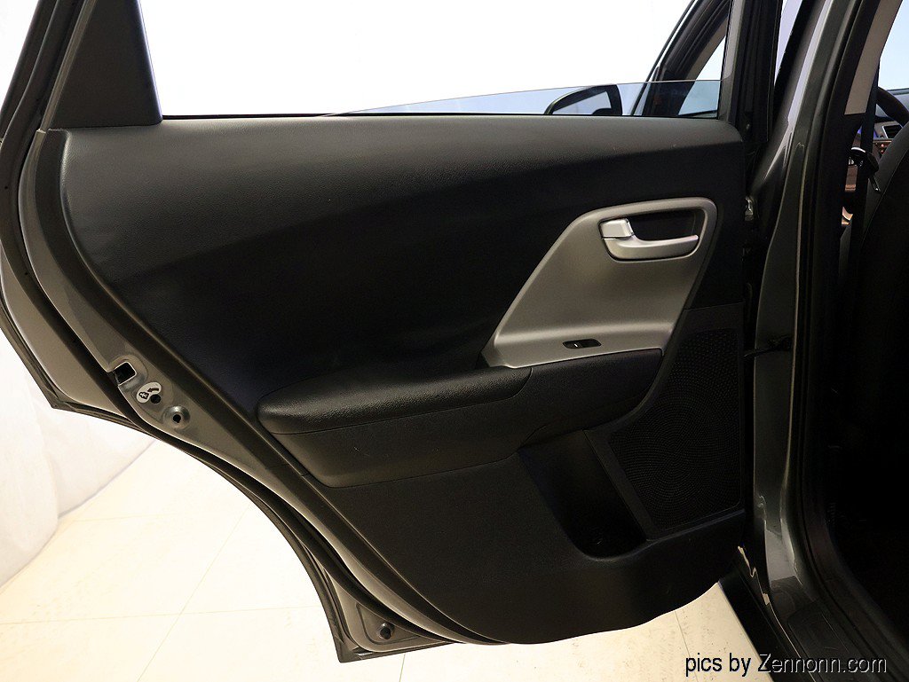 Used 2017 Kia Niro LX FWD image 26