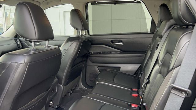 Certified 2024 Nissan Pathfinder SL image 34