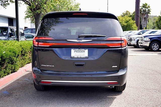 New 2026 Chrysler Pacifica Select AWD/4WD image 9