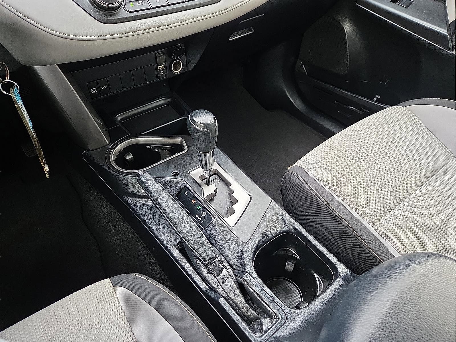 Used 2017 Toyota RAV4 XLE image 25