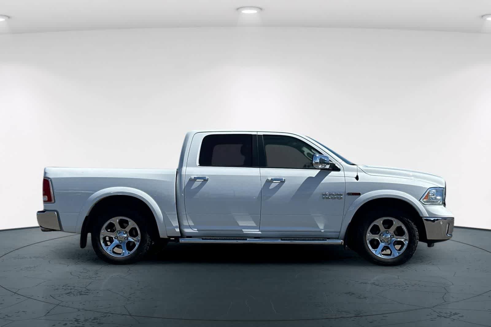 Used 2015 RAM 1500 Laramie w/ Convenience Group AWD/4WD image 6