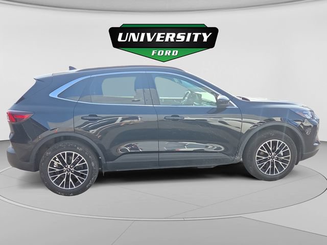 Used 2025 Ford Escape SE FWD image 2