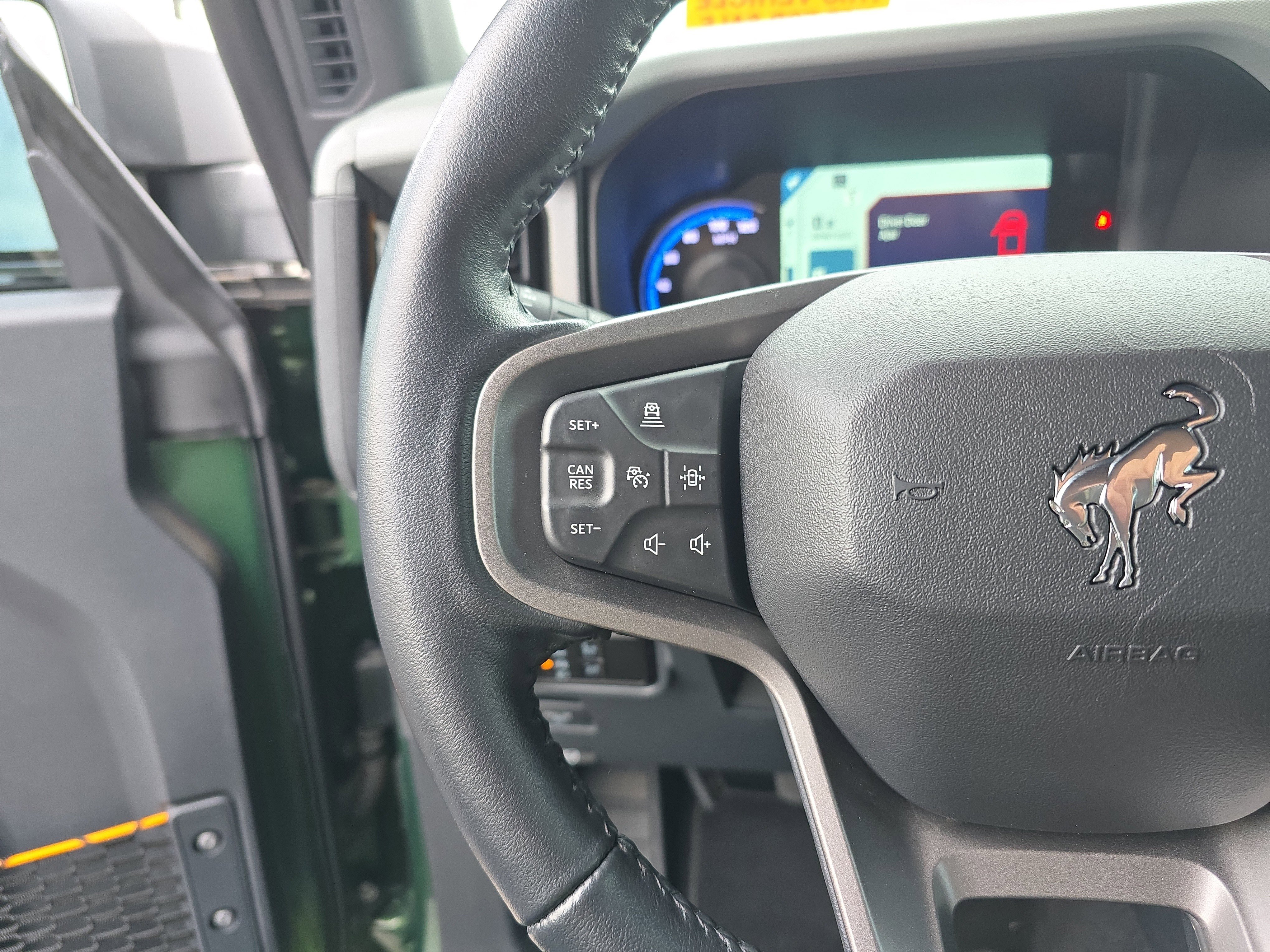 Used 2023 Ford Bronco Badlands image 32