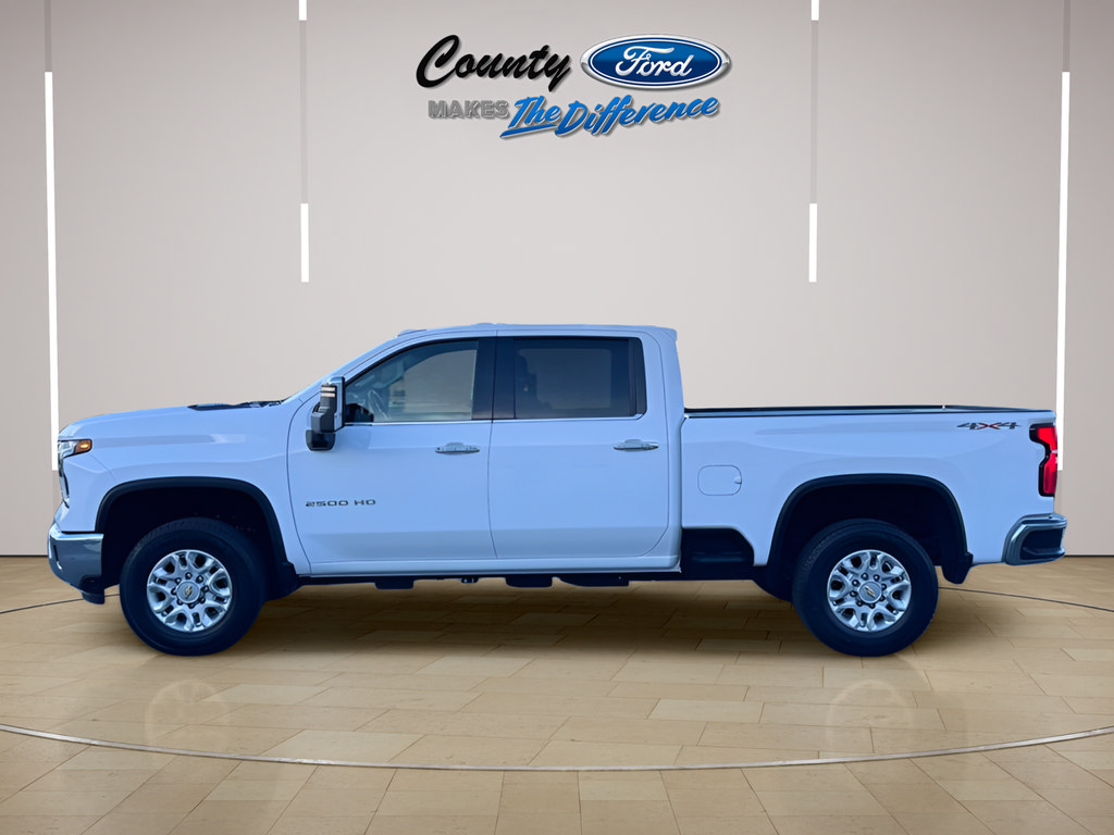 Used 2024 Chevrolet Silverado 2500 LTZ AWD/4WD image 3