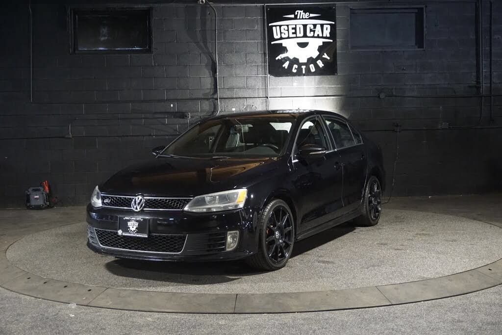 Used 2012 Volkswagen Jetta GLI FWD image 1