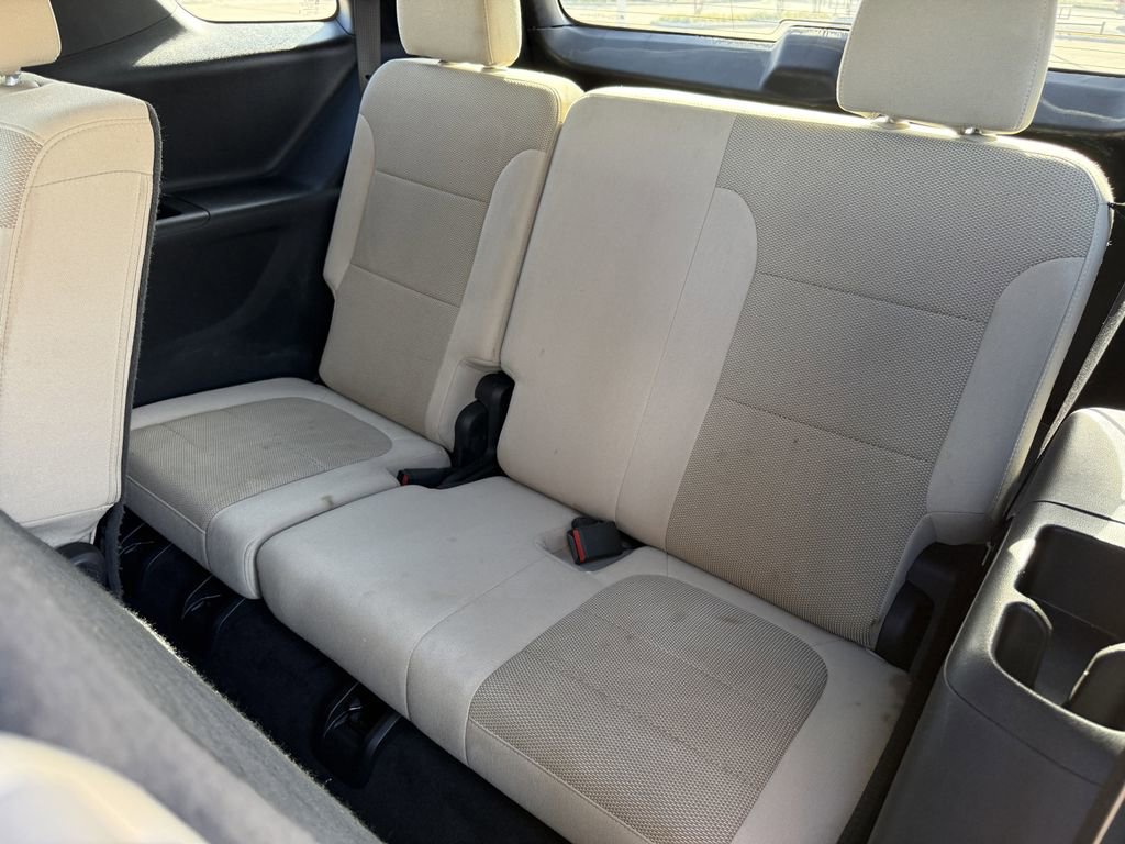 Used 2023 Chevrolet Traverse LS FWD image 27