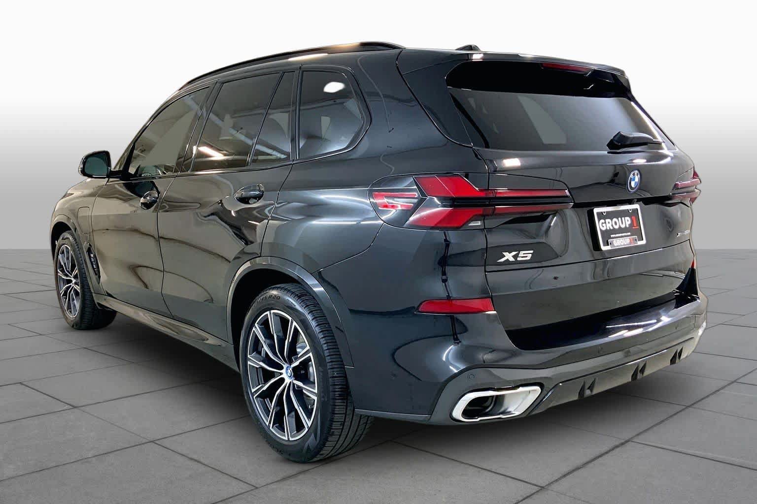 Used 2024 BMW X5 xDrive50e w/ M Sport Package AWD/4WD image 11