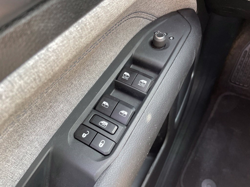 Used 2024 Jeep Compass Latitude AWD/4WD image 23