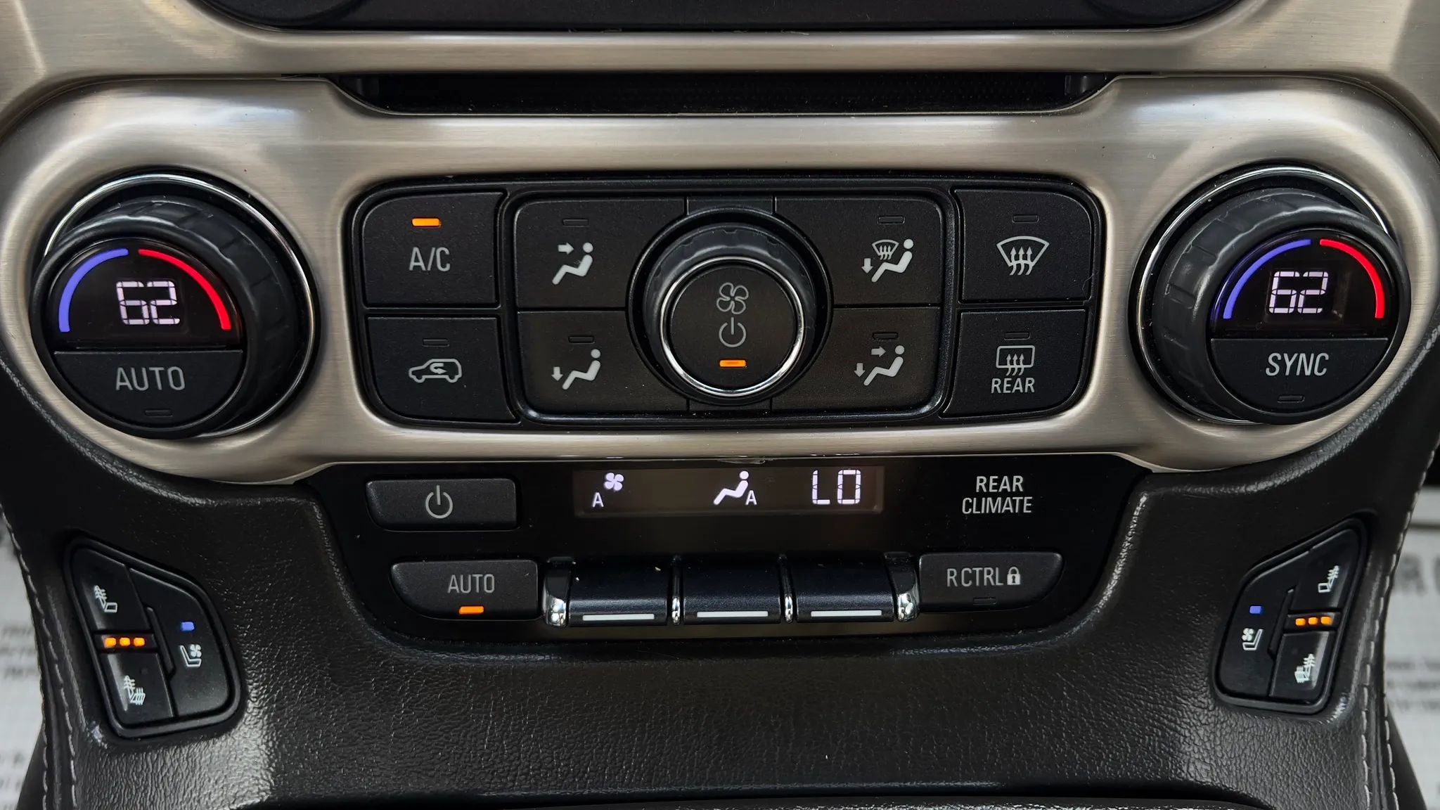 Used 2020 GMC Yukon XL Denali w/ Open Road Package image 42