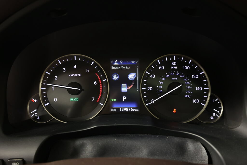 Used 2016 Lexus ES 300h w/ Luxury Package w/Wood Trim FWD image 30