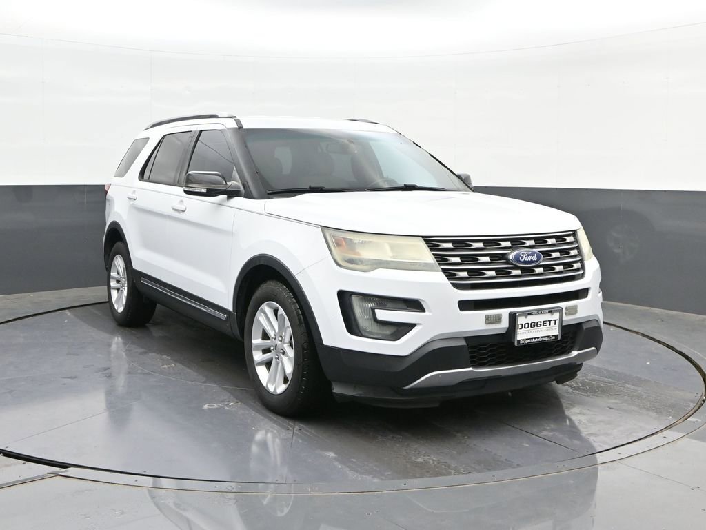 Used 2016 Ford Explorer XLT w/ Equipment Group 201A FWD image 22
