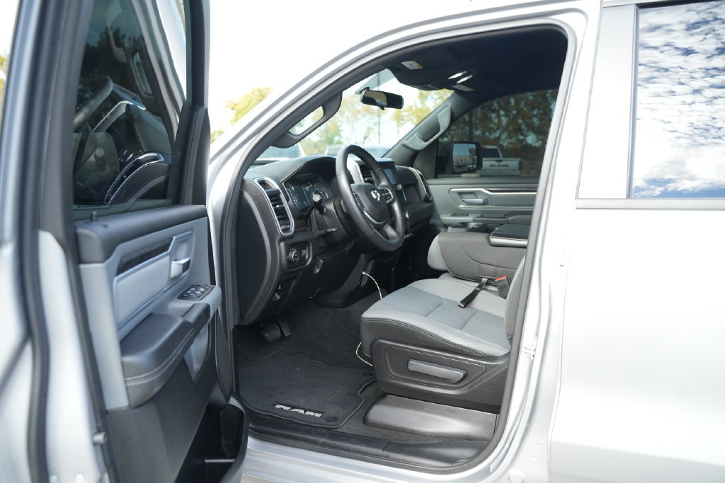 Used 2022 RAM 1500 Big Horn AWD/4WD image 12