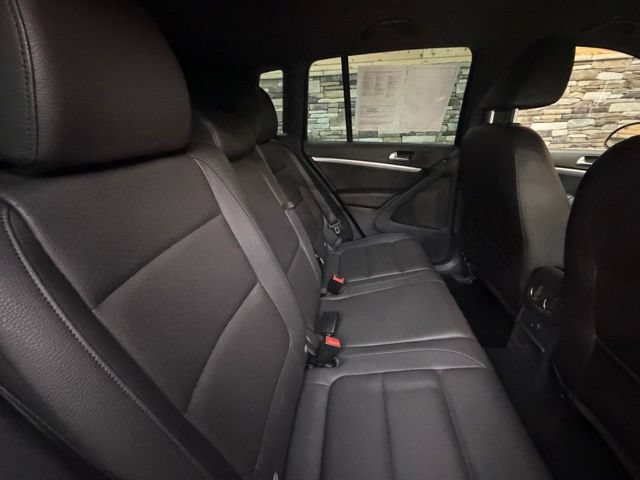 Used 2016 Volkswagen Tiguan R-Line AWD/4WD image 32