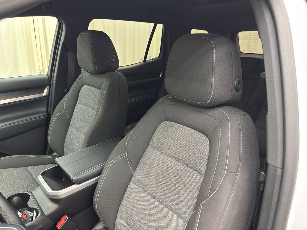 Used 2025 GMC Terrain Elevation image 16