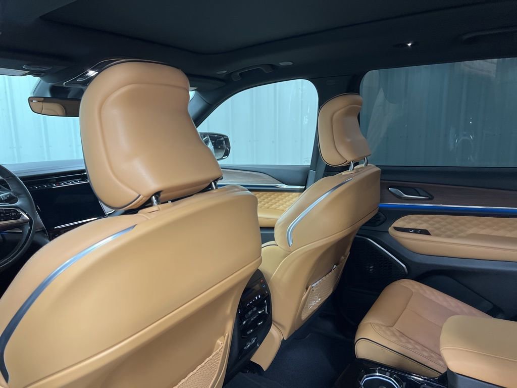 Used 2025 Jeep Grand Cherokee L Summit w/ MOPAR Finishing Package image 13