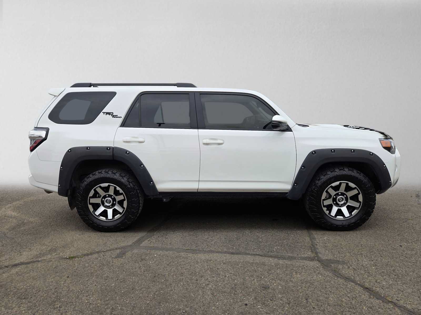 Used 2019 Toyota 4Runner TRD Off-Road Premium AWD/4WD image 2