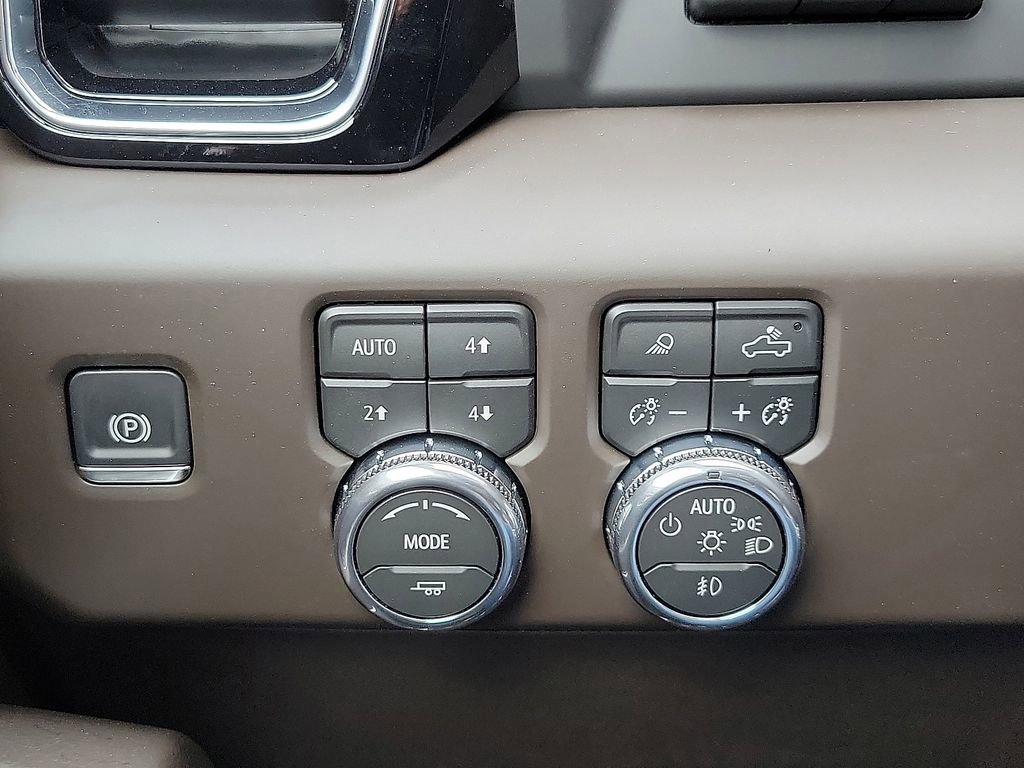 New 2026 GMC Sierra 3500 Denali w/ Denali Reserve Package image 14