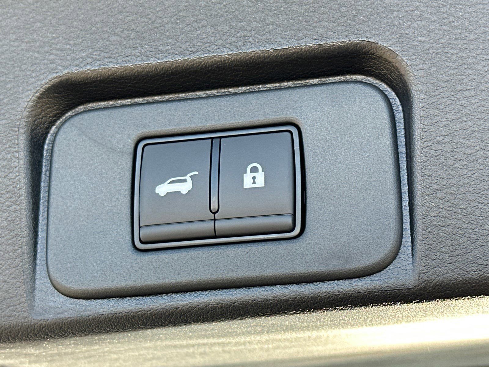 New 2026 Nissan Rogue SV FWD image 19