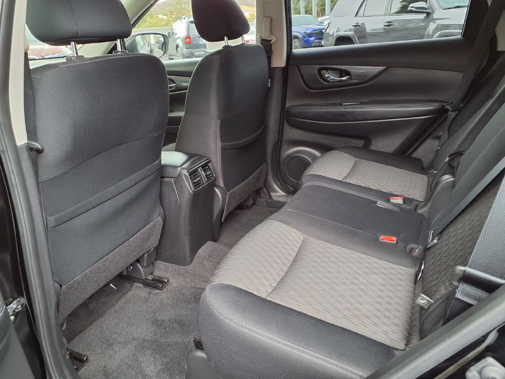 Used 2020 Nissan Rogue SV AWD/4WD image 23