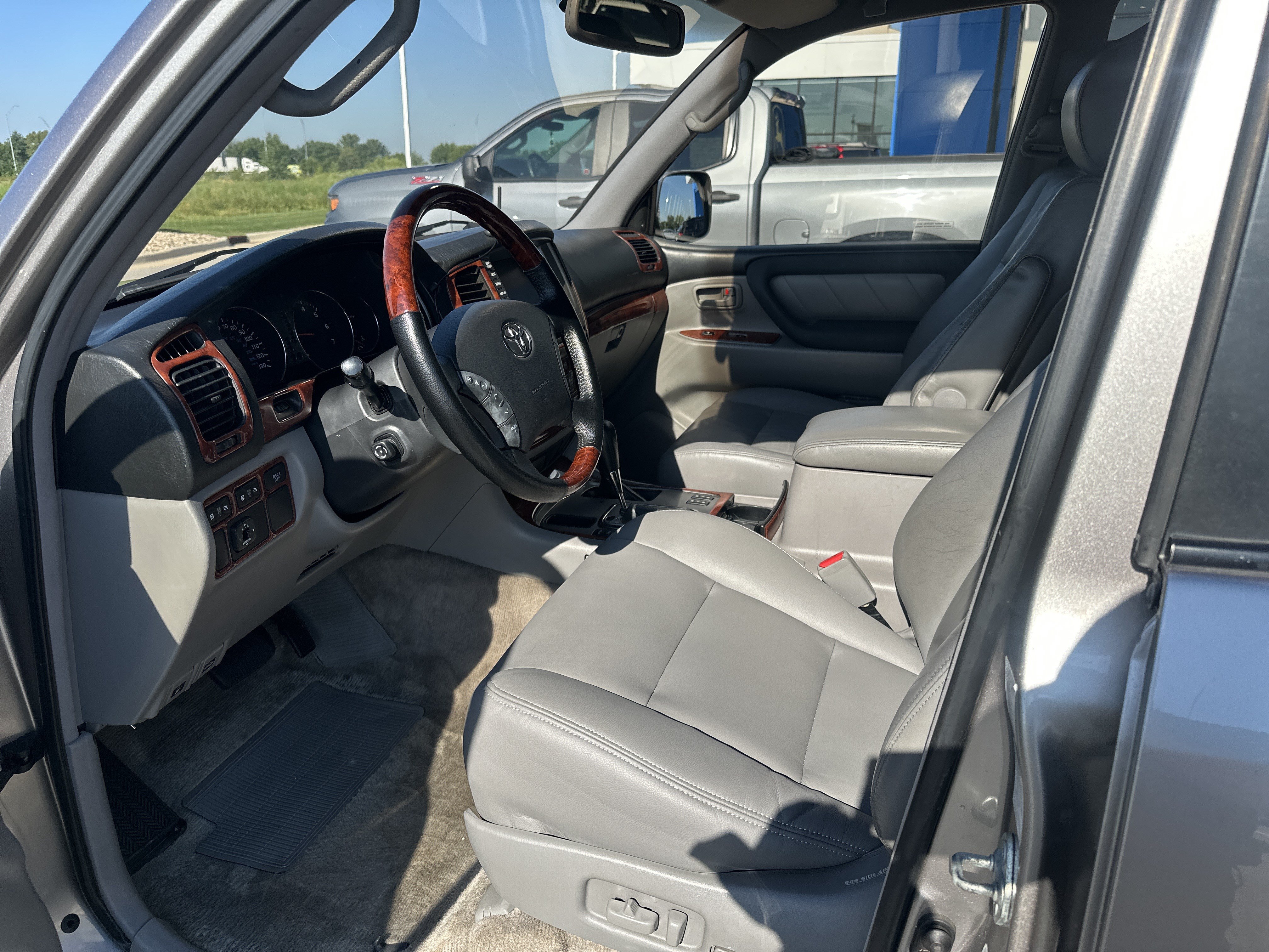 Used 2003 Toyota Land Cruiser AWD/4WD image 11