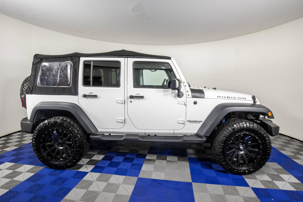Used 2015 Jeep Wrangler Unlimited Rubicon AWD/4WD image 5