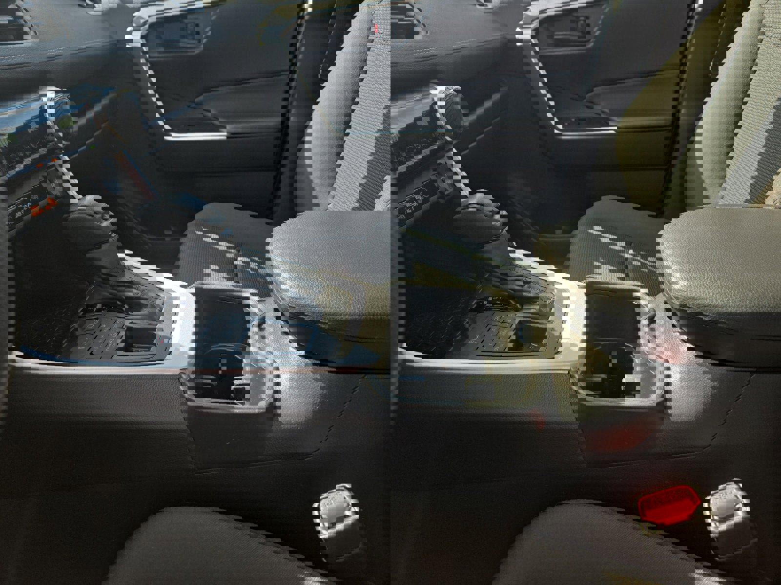 Used 2024 Toyota RAV4 LE image 22