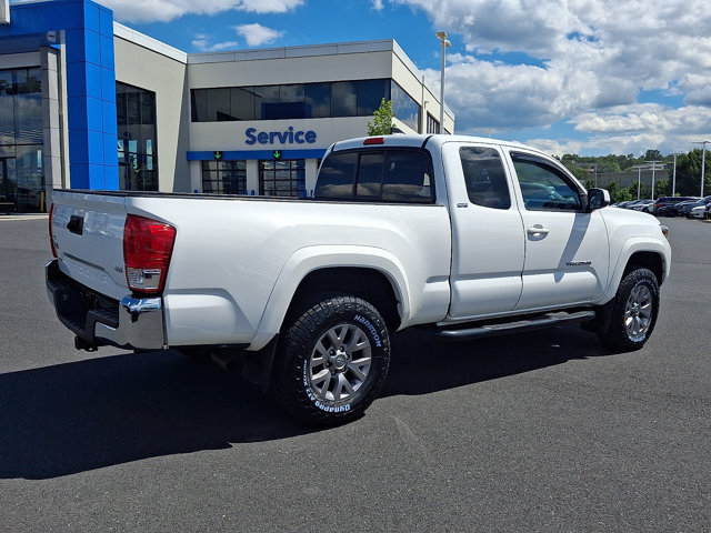 Used 2017 Toyota Tacoma SR5 AWD/4WD image 6