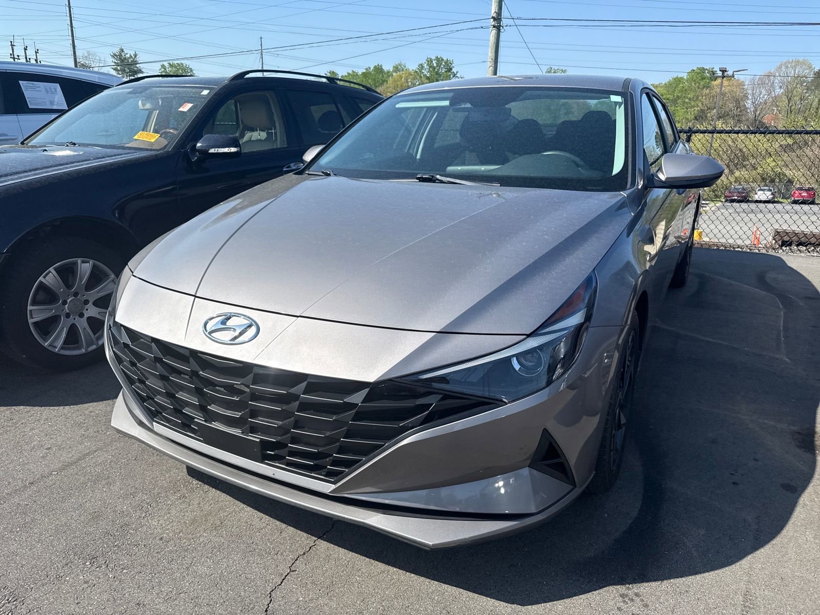 Used 2023 Hyundai Elantra SEL w/ Convenience Package image 2