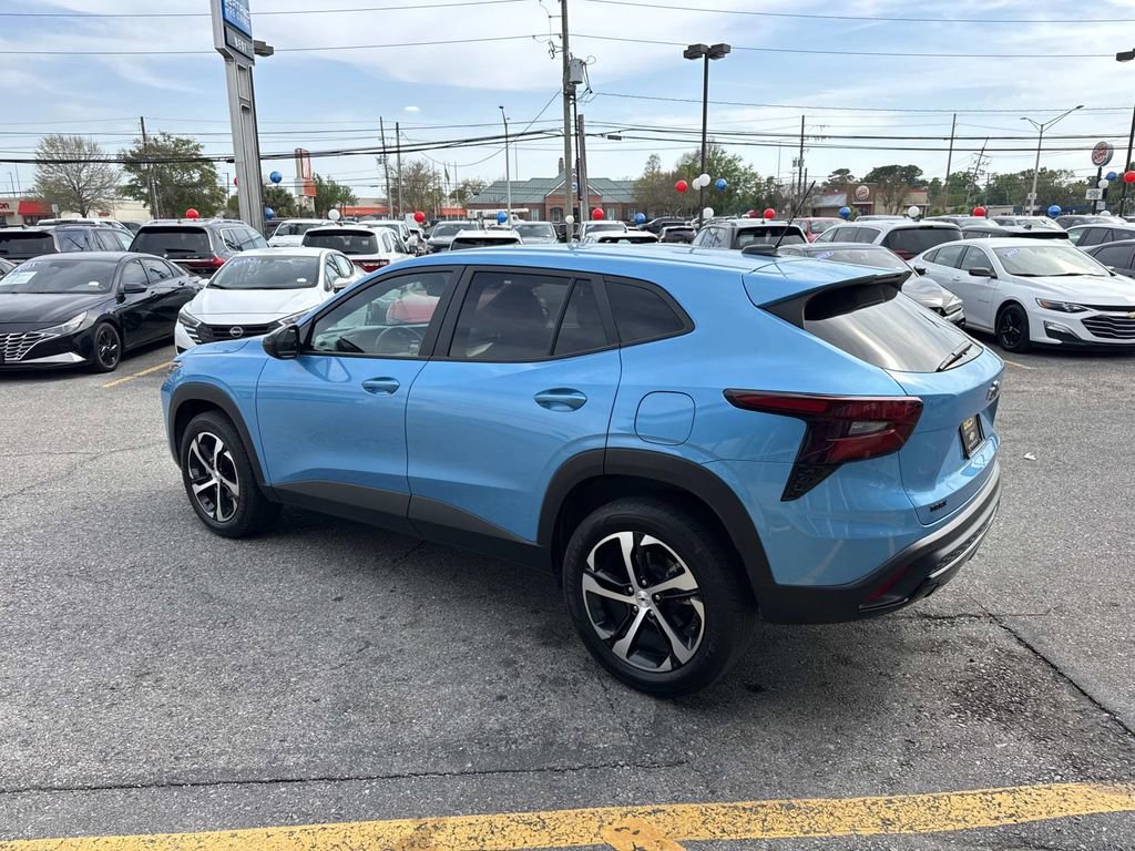 Used 2025 Chevrolet Trax RS image 6