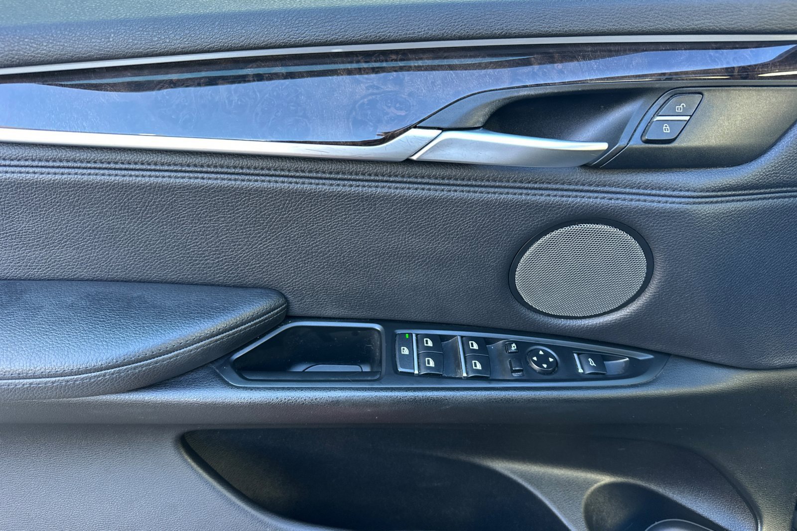 Used 2016 BMW X5 xDrive40e image 10