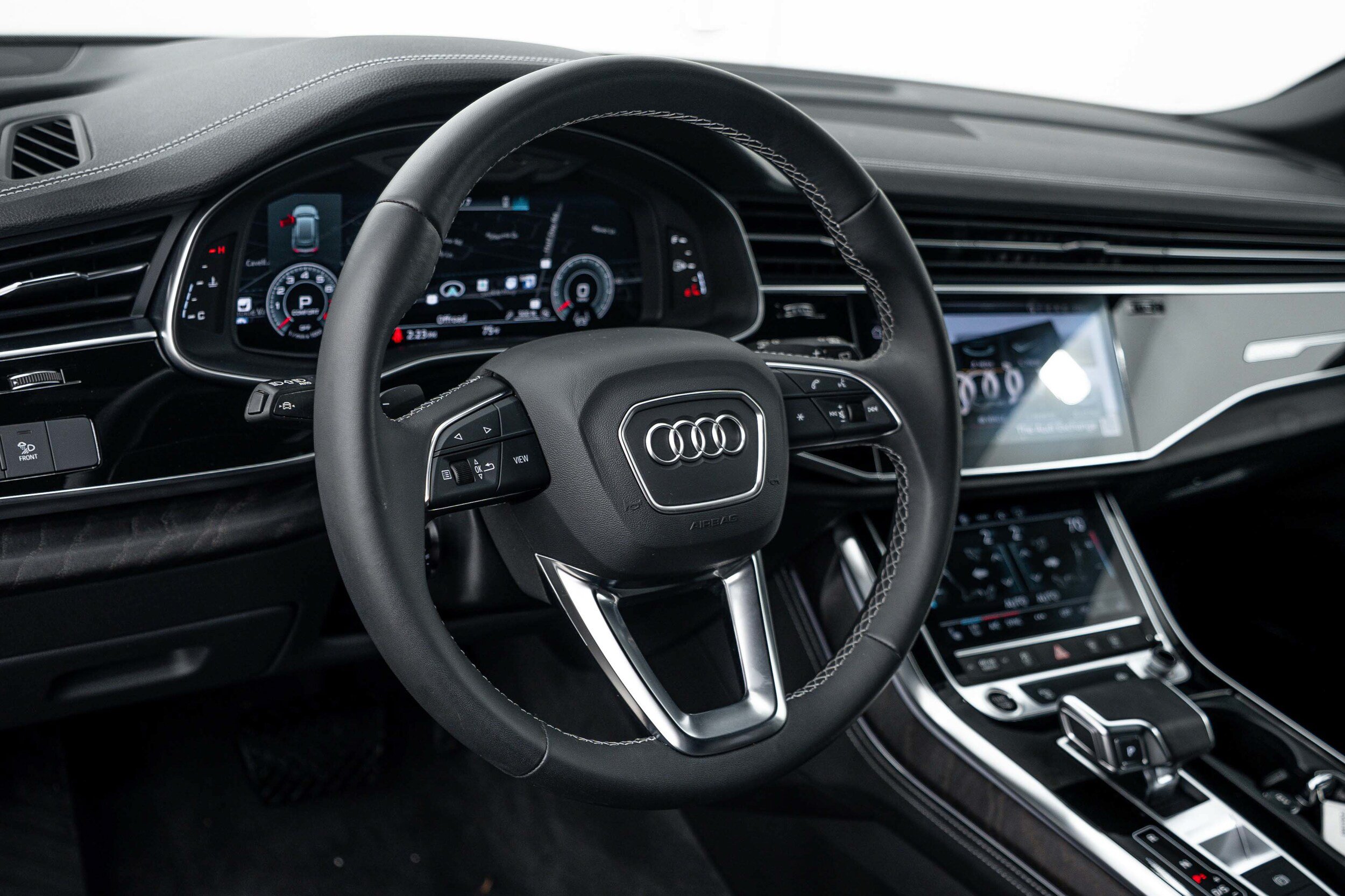 Certified 2023 Audi Q8 Premium Plus w/ Premium Plus Package AWD/4WD image 9