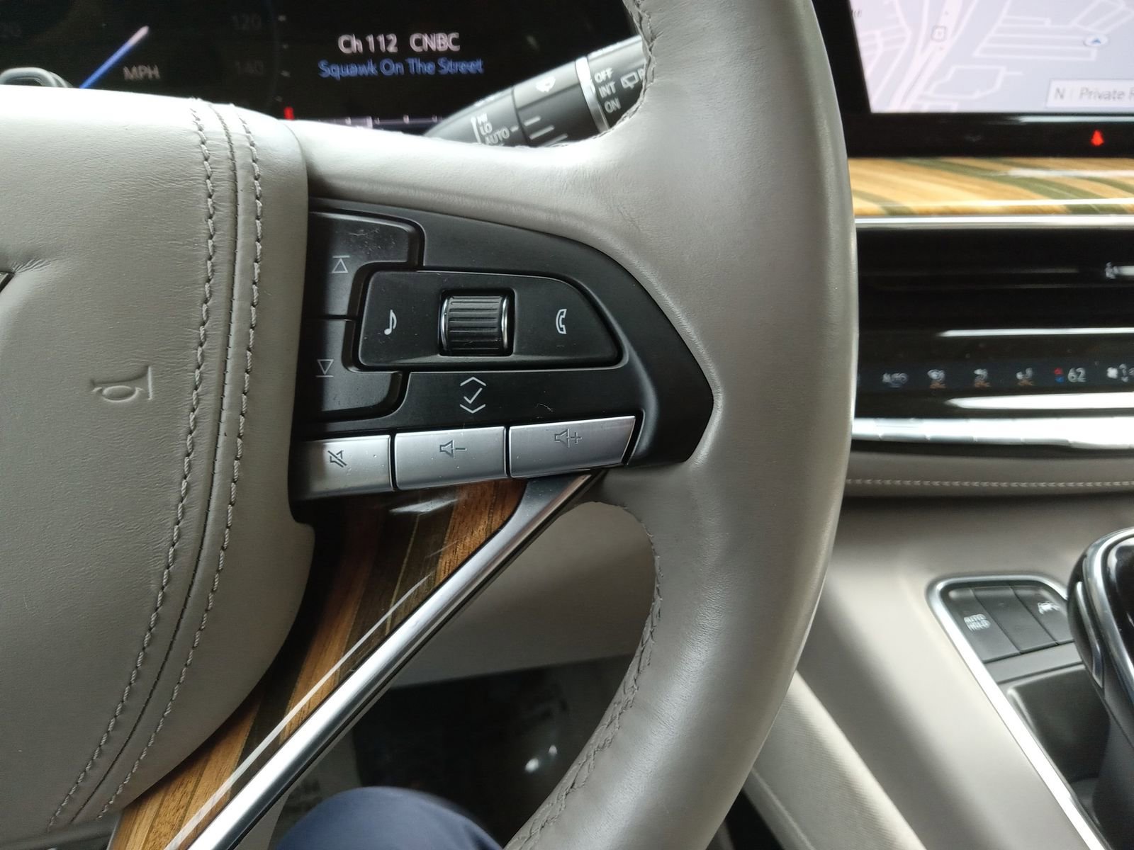 Used 2021 Cadillac Escalade Premium Luxury Platinum image 19