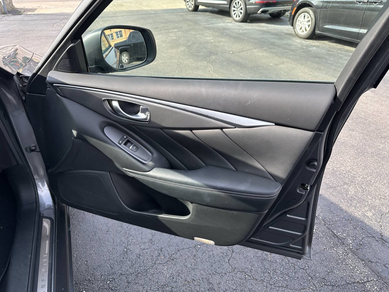 Used 2015 INFINITI Q50 Premium w/ Navigation Package image 28