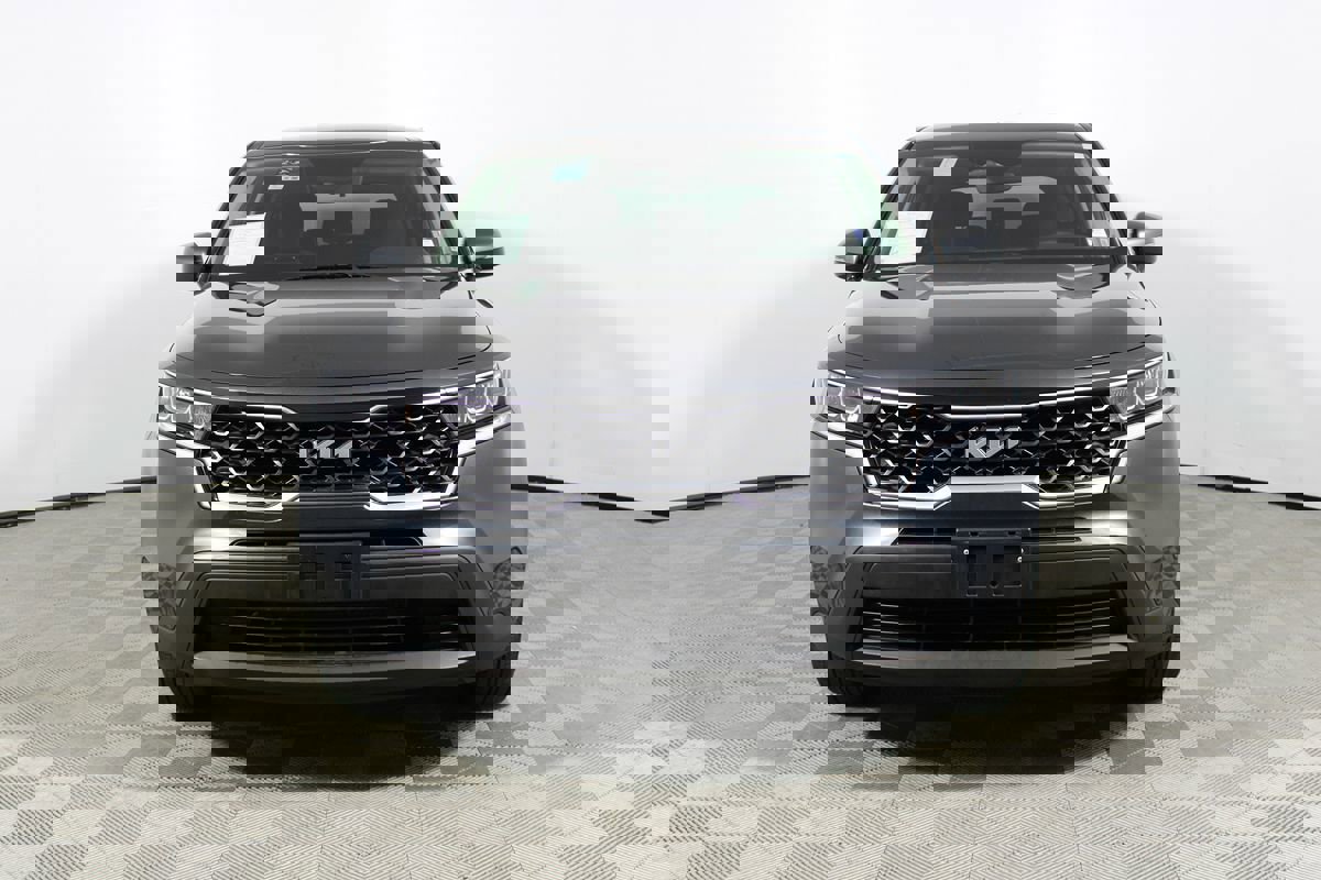 Used 2023 Kia Sorento LX image 18