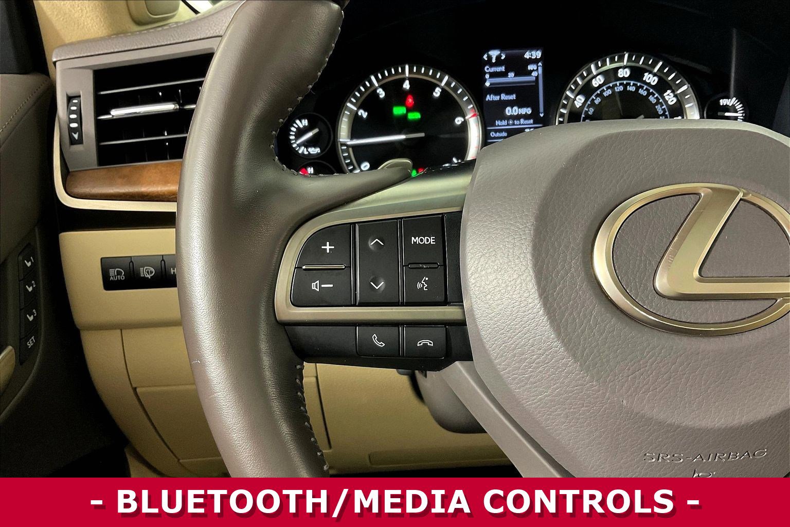 Used 2021 Lexus LX 570 4WD w/ Luxury Package image 11