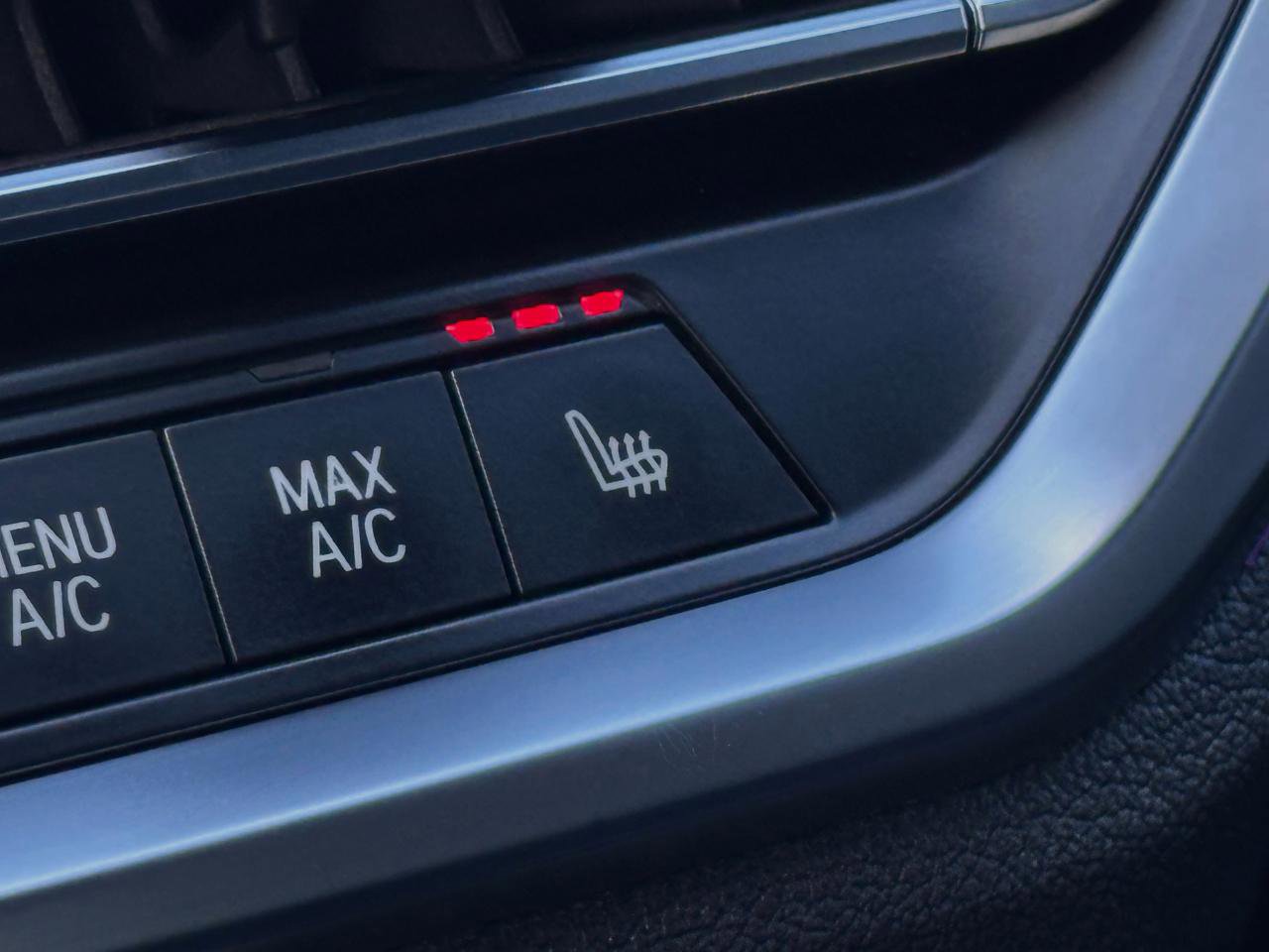 Used 2019 BMW 330i Sedan w/ M Sport Package image 21