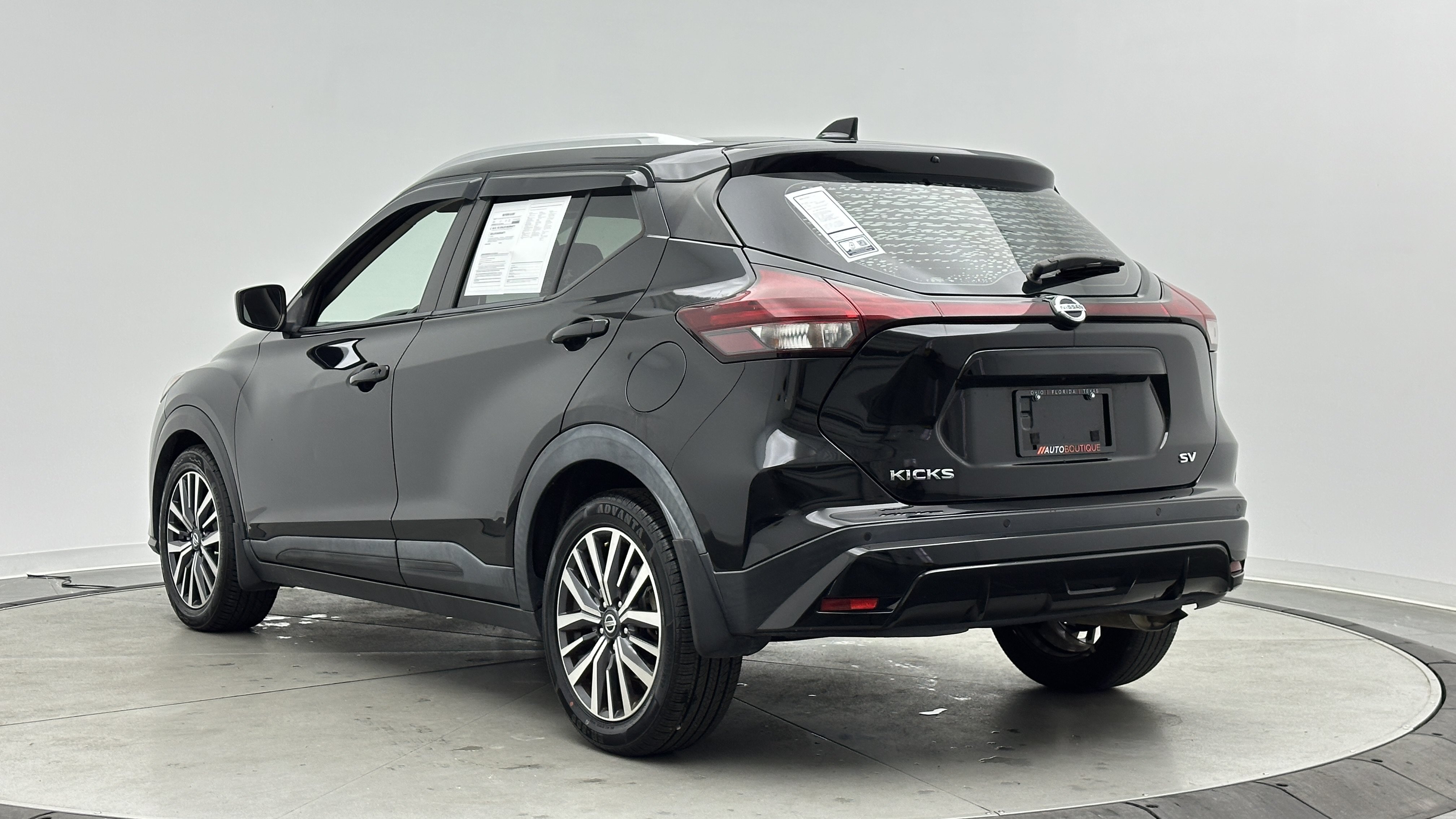 Used 2021 Nissan Kicks SV FWD image 5