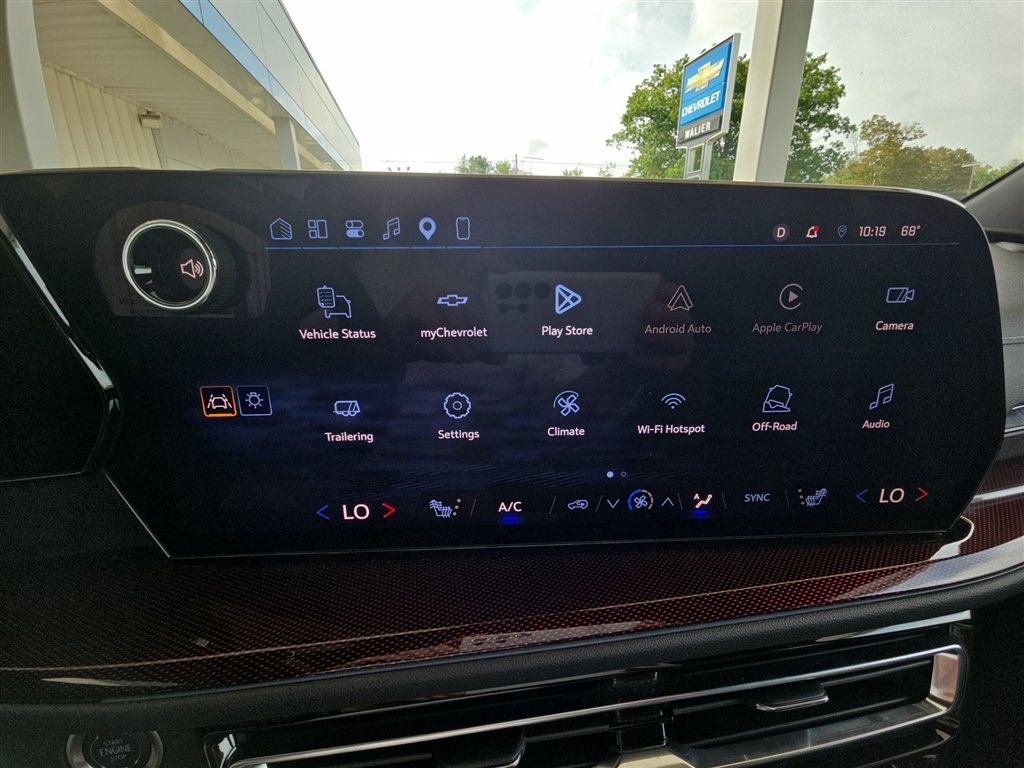 Used 2025 Chevrolet Traverse Z71 AWD/4WD image 13