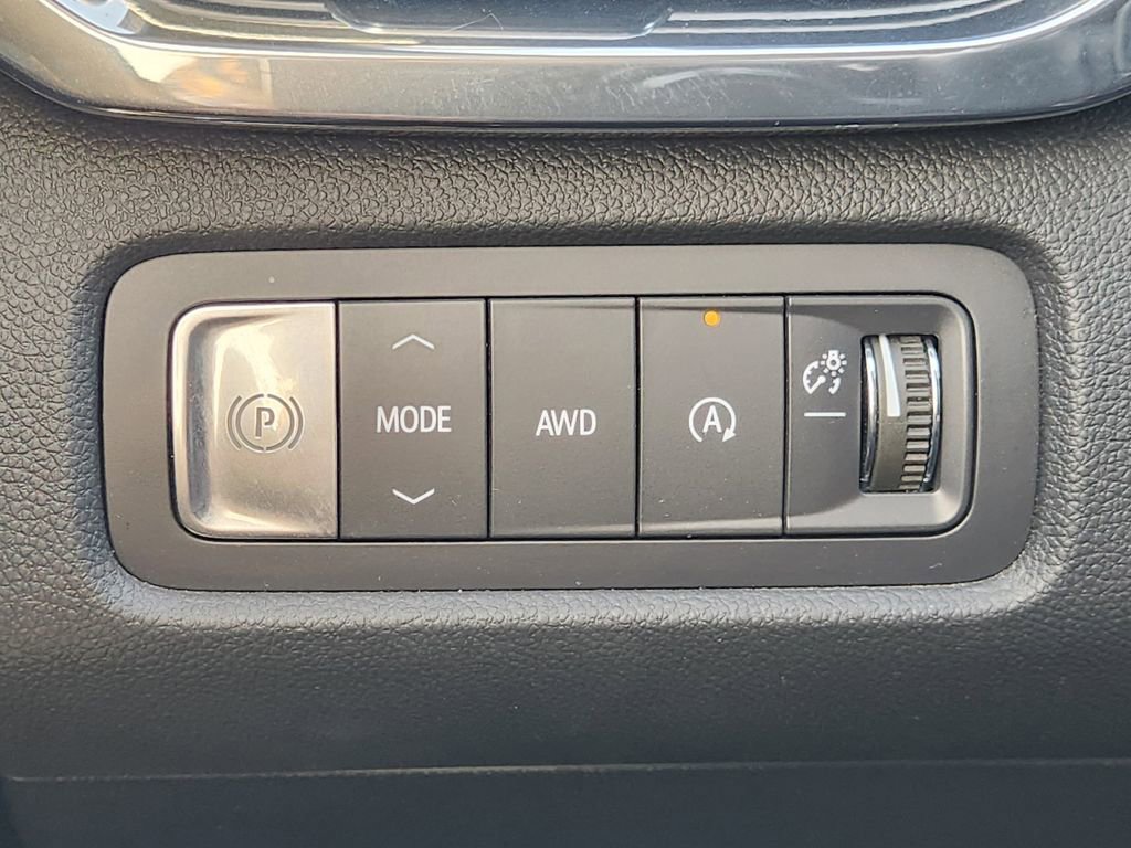 Used 2025 GMC Acadia Elevation AWD/4WD image 24