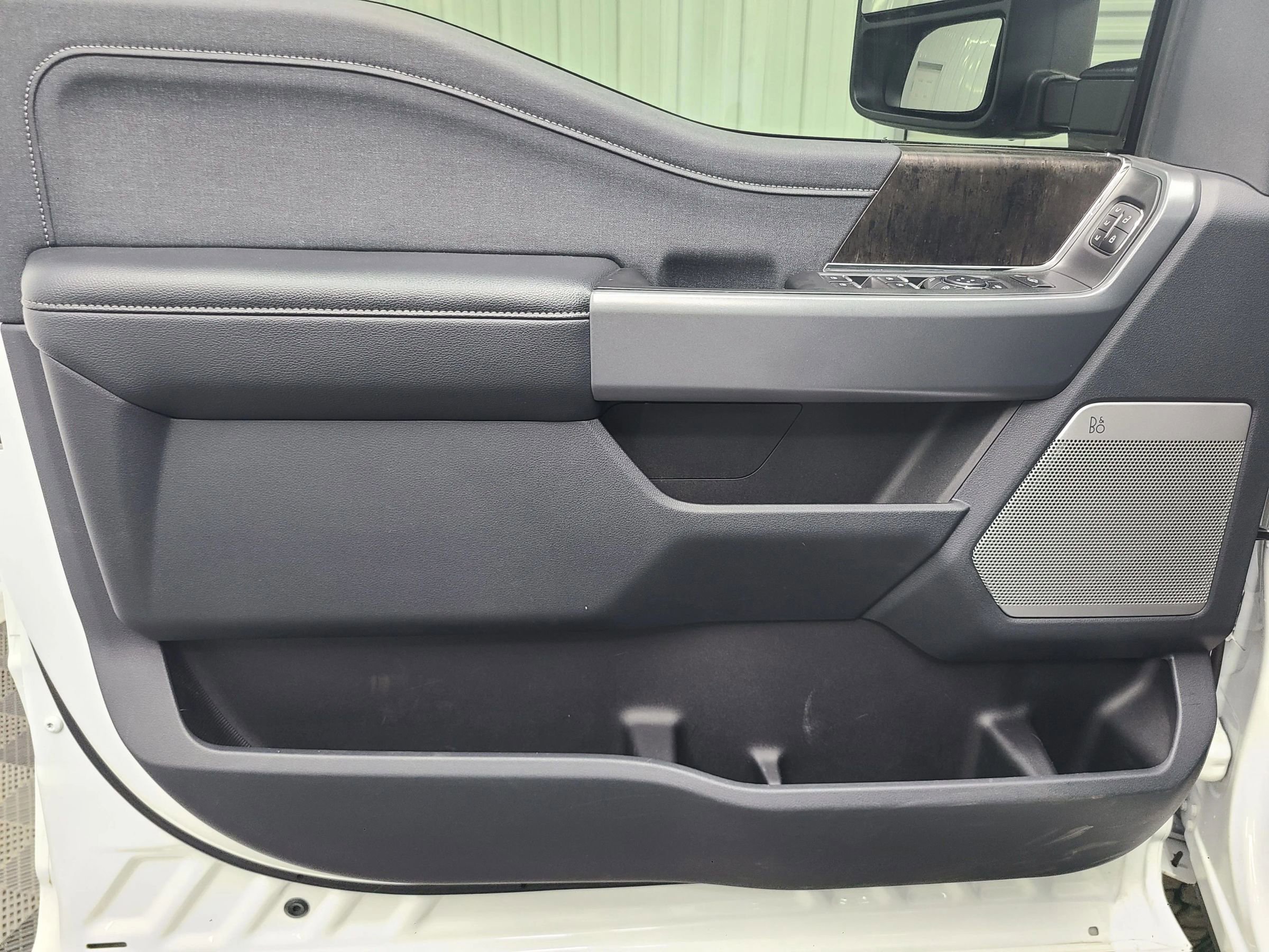 Used 2024 Ford F250 Lariat w/ Sport Appearance Package image 19