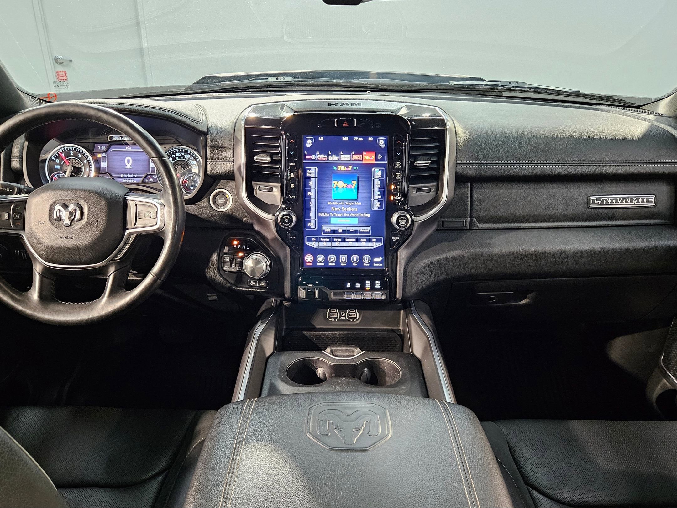 Used 2020 RAM 1500 Laramie w/ Sport Appearance Package AWD/4WD image 10