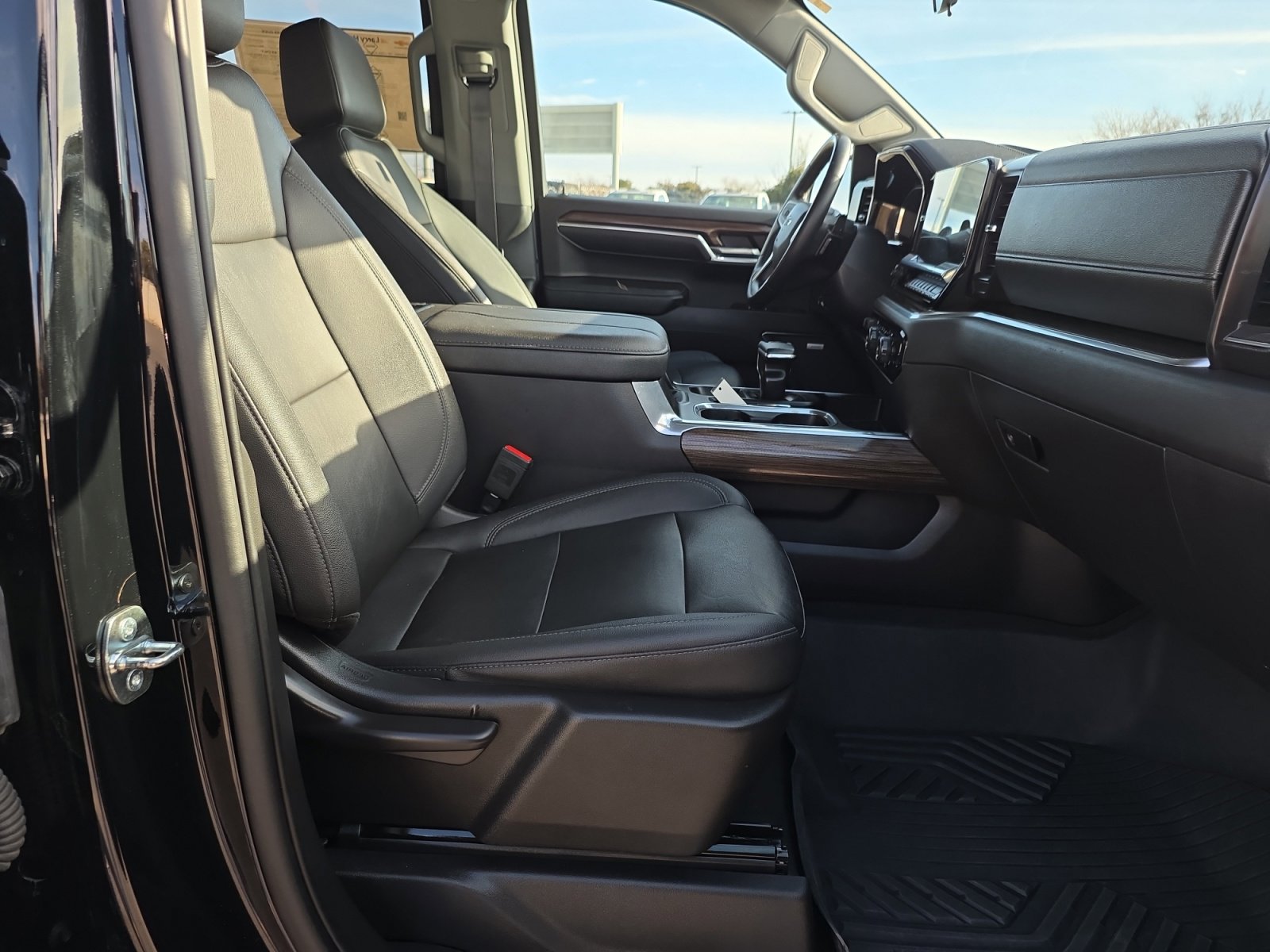 Used 2023 Chevrolet Silverado 1500 LT Trail Boss w/ LT Trail Boss Premium Package image 29