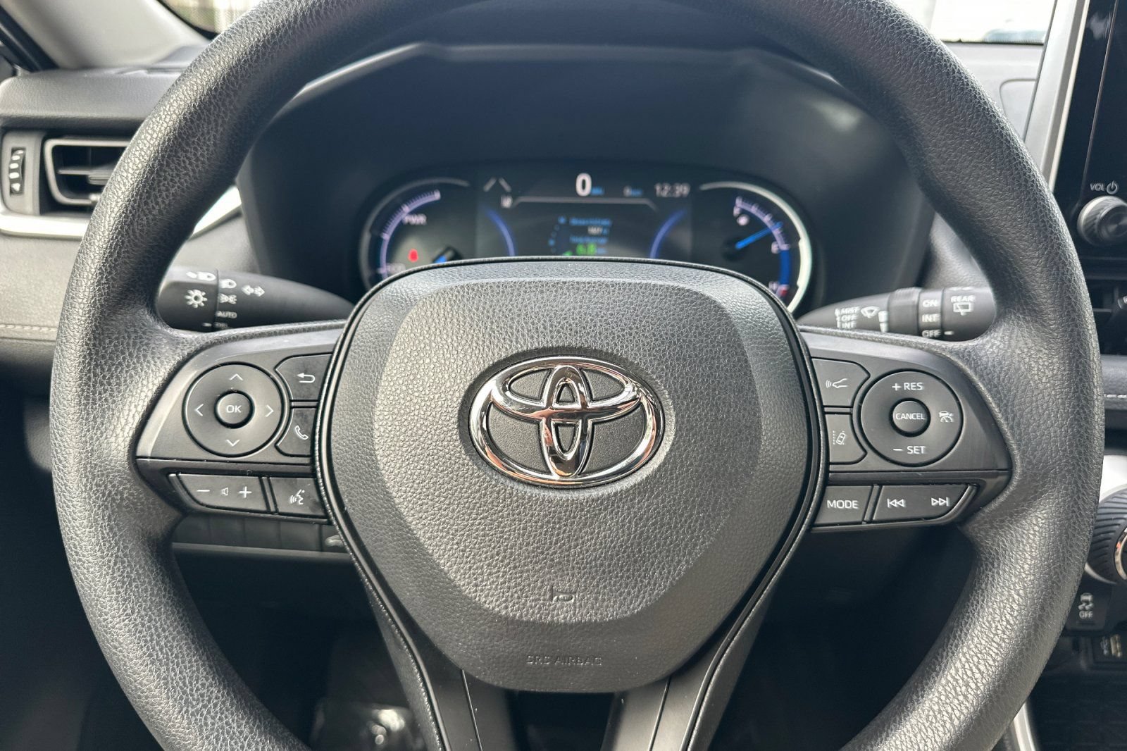 Used 2025 Toyota RAV4 XLE w/ Convenience Package AWD/4WD image 27