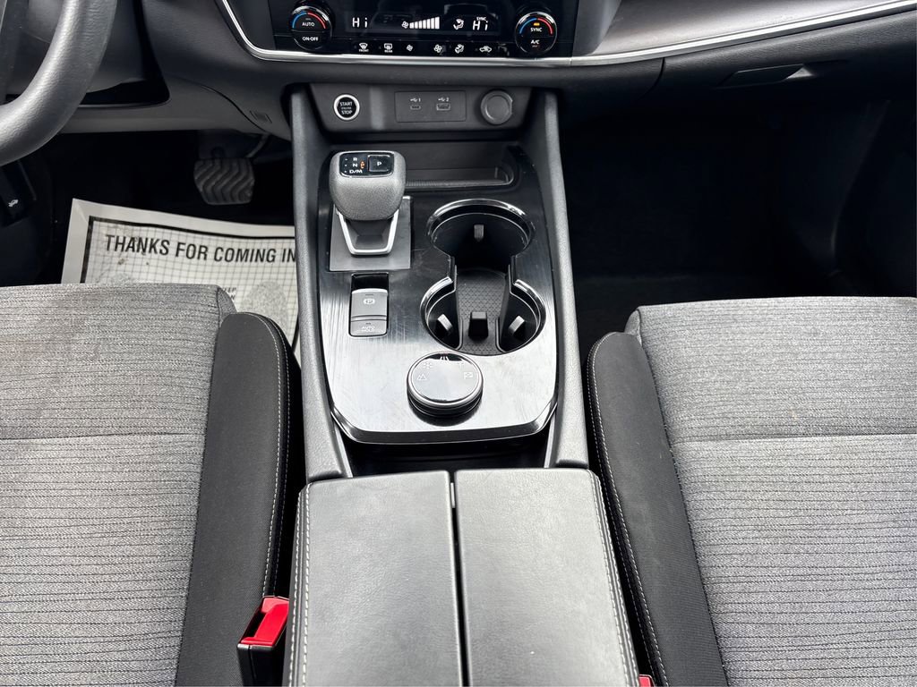 Used 2023 Nissan Rogue SV image 18