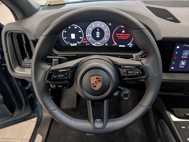 Used 2025 Porsche Cayenne AWD/4WD image 24