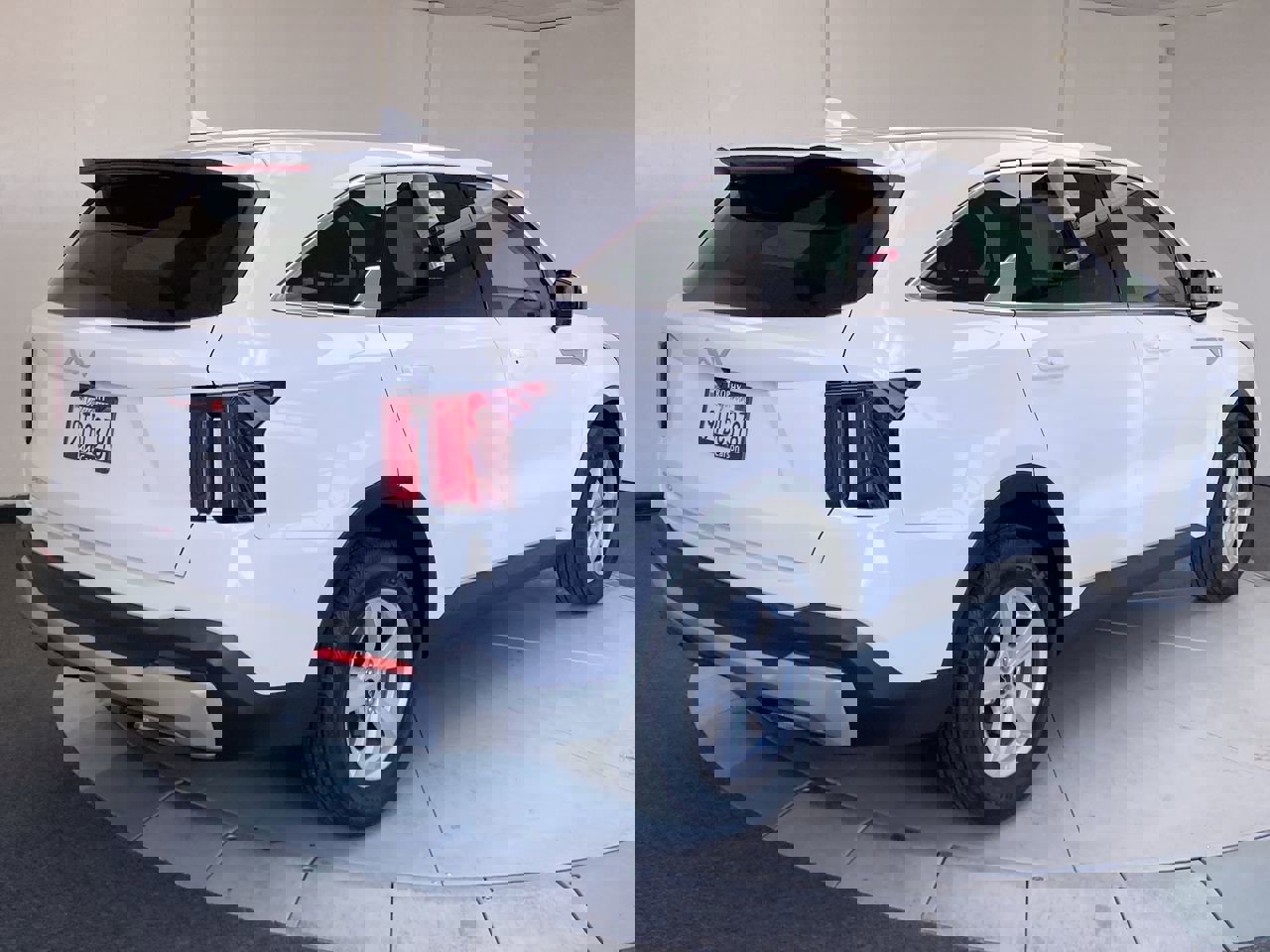 Certified 2025 Kia Sorento LX image 5