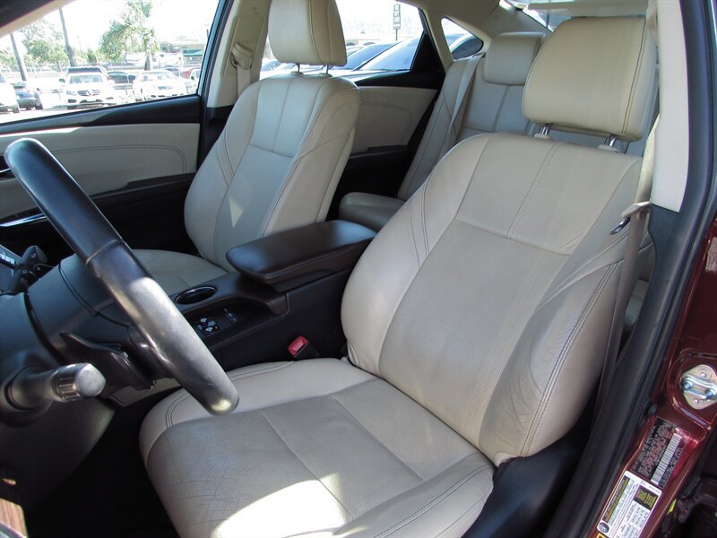 Used 2014 Toyota Avalon Limited w/ Technology Package FWD image 9