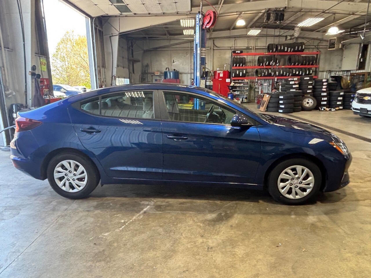 Used 2020 Hyundai Elantra SE FWD image 6