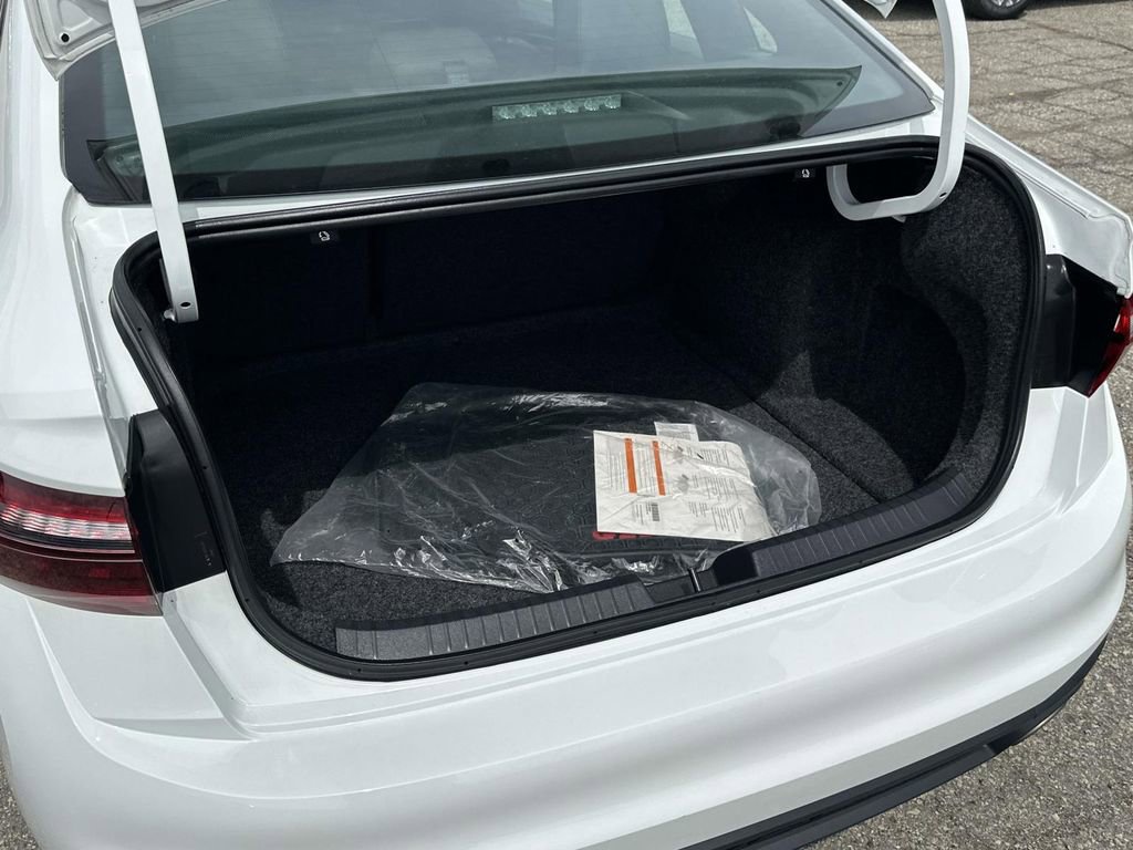 Certified 2024 Volkswagen Jetta GLI Autobahn w/ GLI Black Package image 11