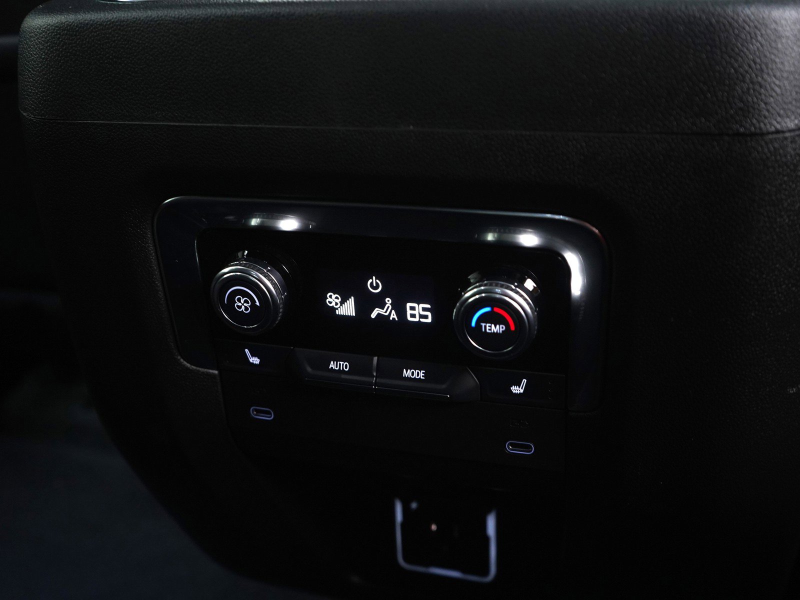 Used 2025 GMC Yukon Denali w/ Sun & Power Step Package image 17